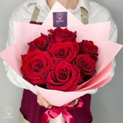 Букет Монобукет из 7 красных роз №1
