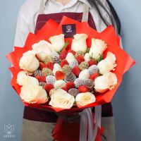 Букет Яркая красотка с розами