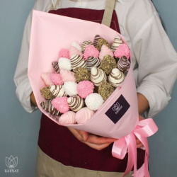 Букет Акция! Клубничная классика в шоколаде