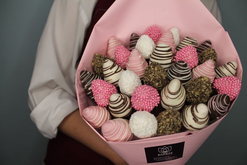 Букет Акция! Клубничная классика в шоколаде